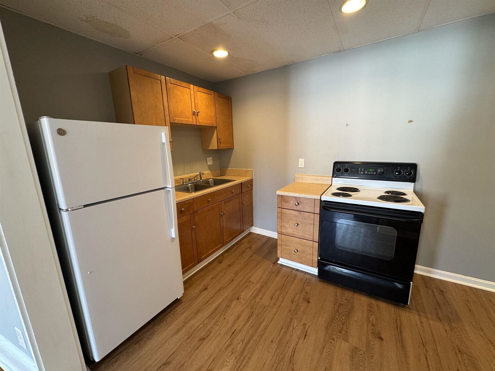 Property Photo: 10-12 Vernon Street NH 03431