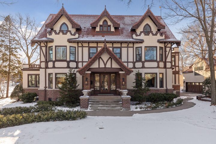 2504 Euclid Place  Minneapolis MN 55405 photo