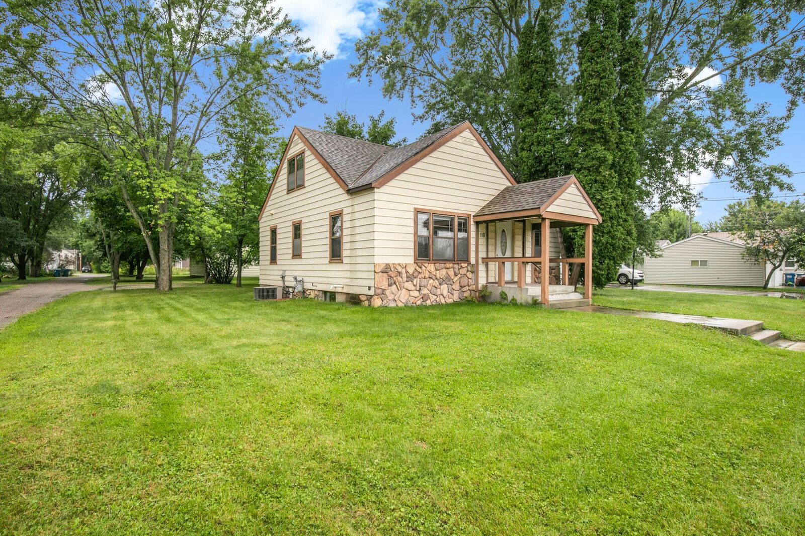 Property Photo:  110 E Ash Street  MN 56374 