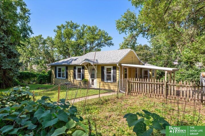 Property Photo: 2030 N 68th Street NE 68104