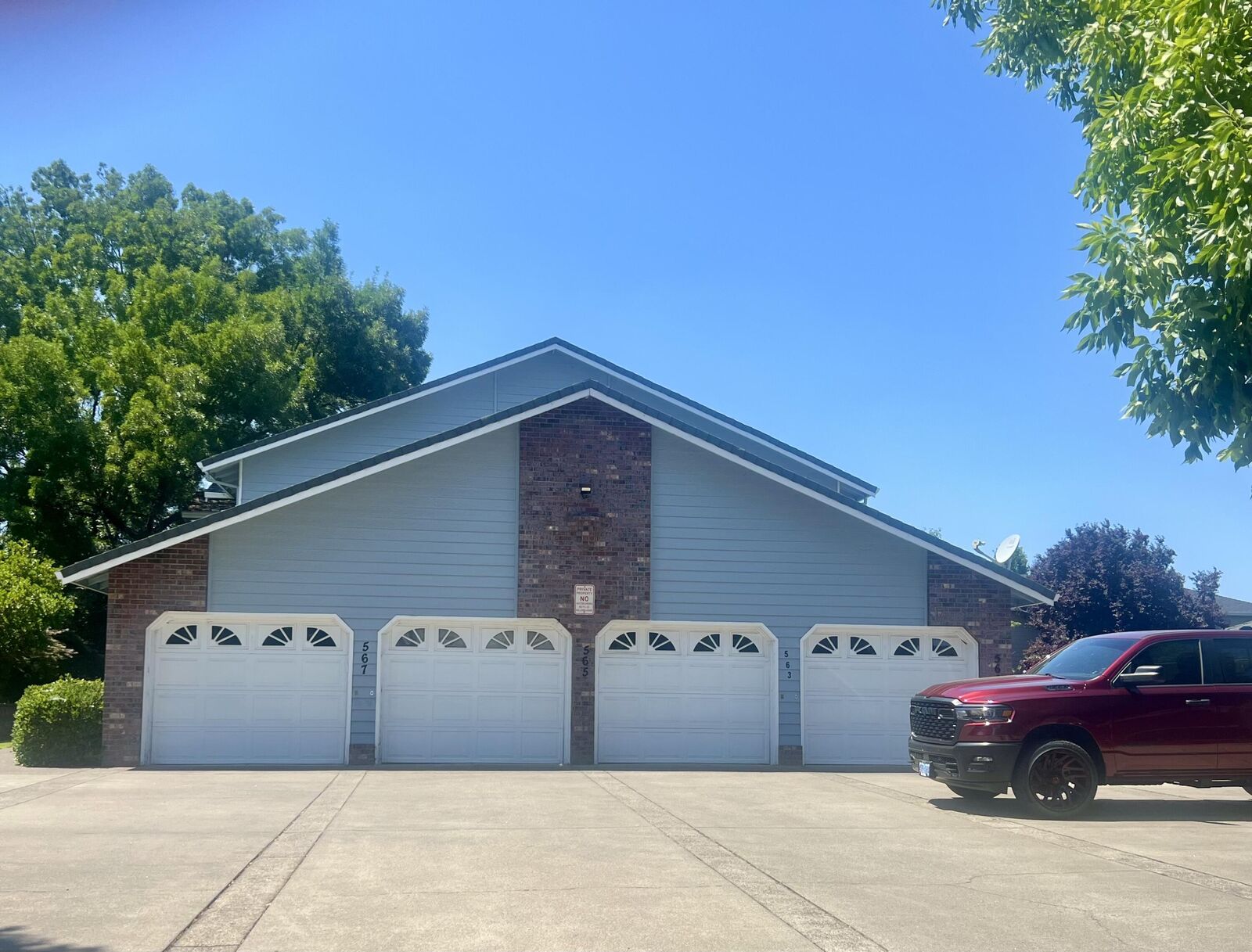 Property Photo:  561 Briarwood Drive  OR 97502 