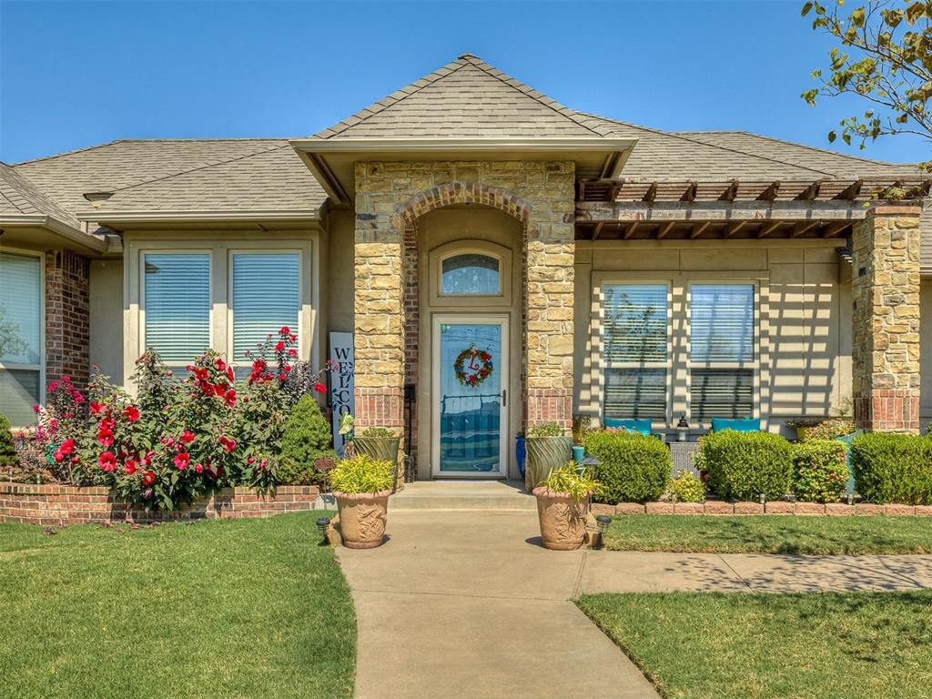 Property Photo:  601 Irish Lane  OK 73099 