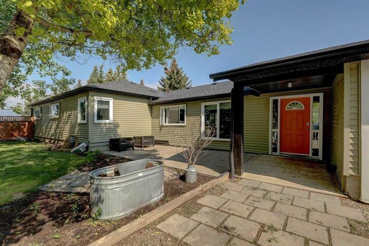 Property Photo: 23140 Township Road 272 AB T4B 2A3