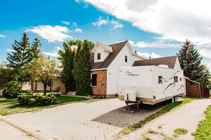 Photo de la propriété: 7826 103 Street AB T8W 1H4
