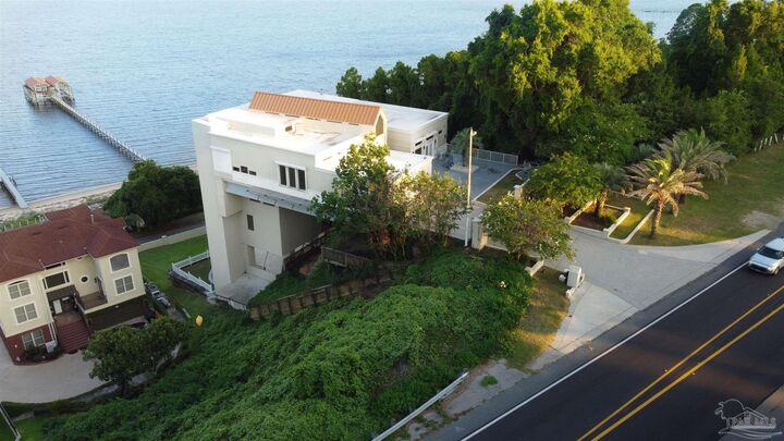 Property Photo:  6494 Scenic Hwy  FL 32504 
