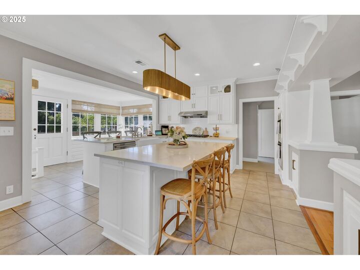 Property Photo: 850 Beacon Dr OR 97404