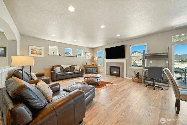 Property Photo: 1382 Caprio Loop WA 99362