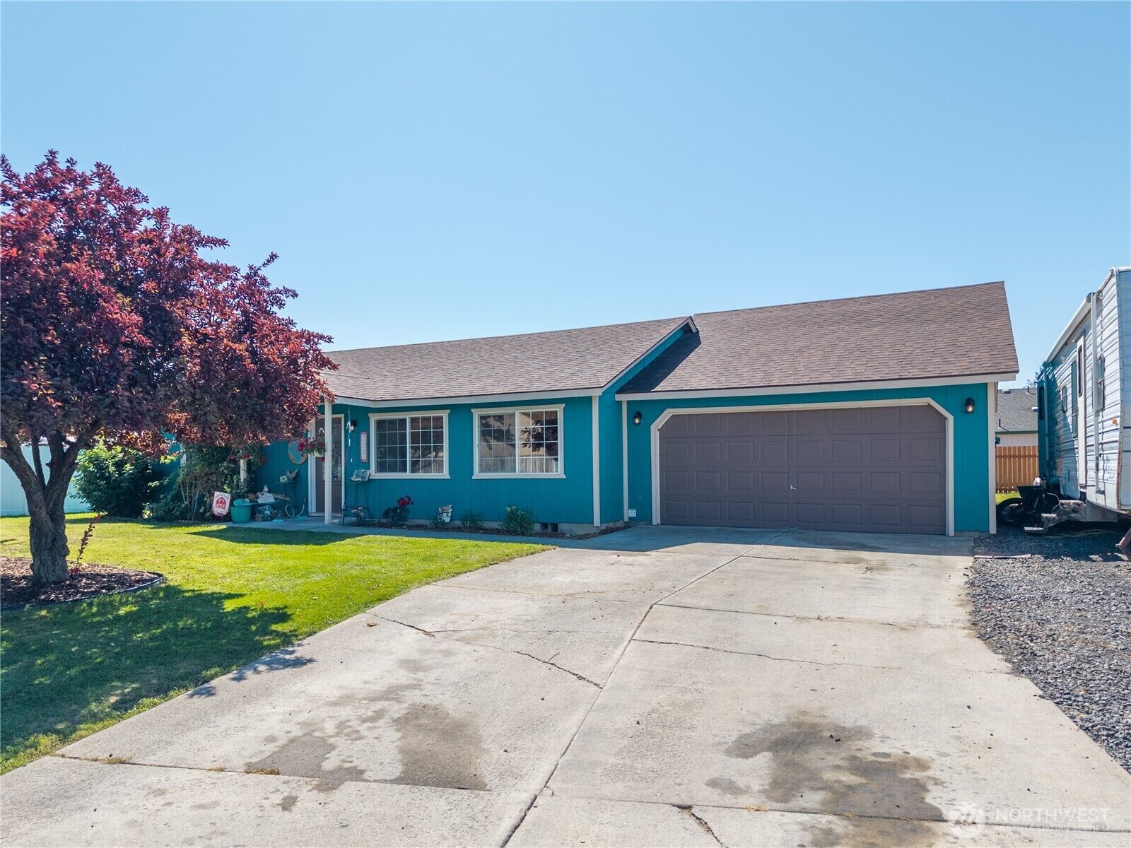 Property Photo: 1311 S Vandal Court WA 98837