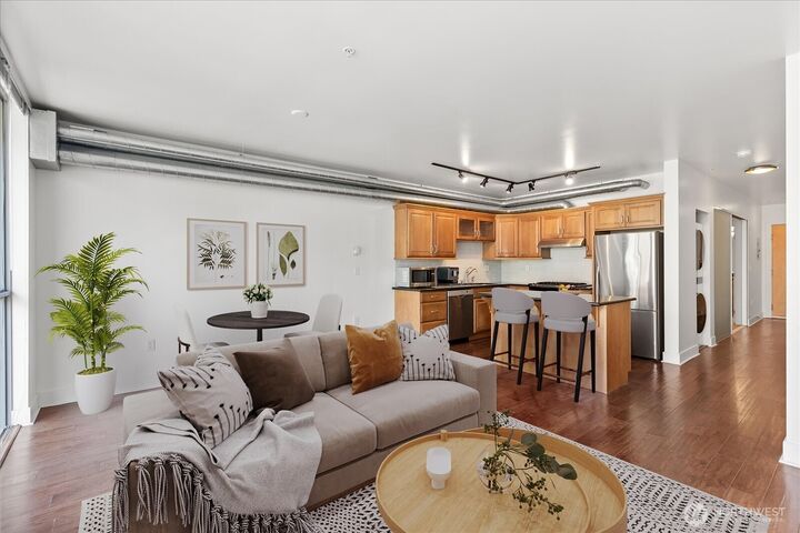 Property Photo: 530 Broadway E 406 WA 98102