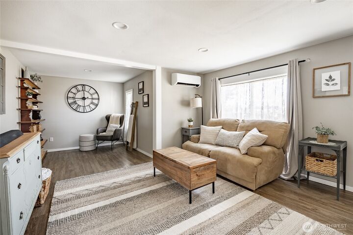 Property Photo:  1077  Hampton Road  WA 98264 