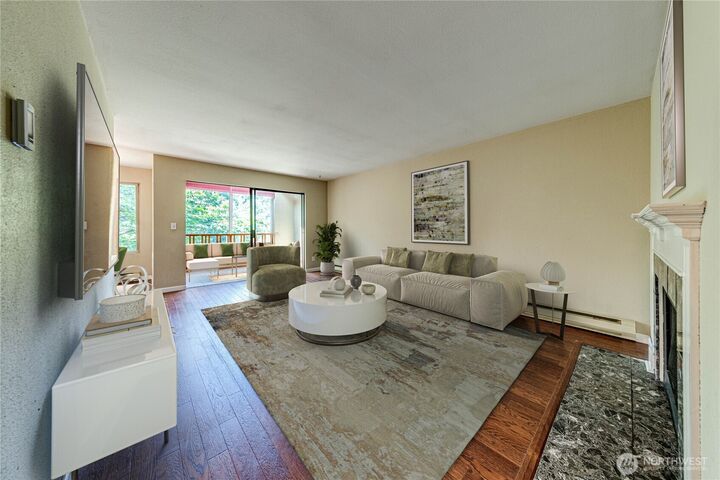 Property Photo: 2210 NE 92nd Street 403 WA 98115