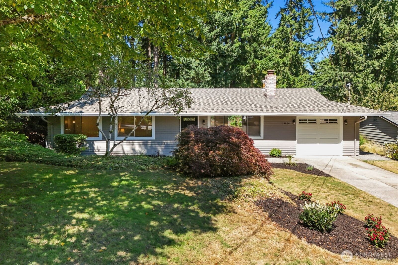 Property Photo: 13786 NE 75th Place WA 98052
