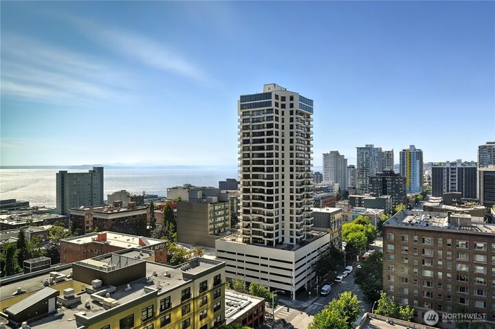 Property Photo: 2100 3rd Avenue 1604 WA 98121