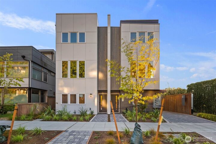 4123 A  Chilberg Avenue SW  Seattle WA 98116 photo