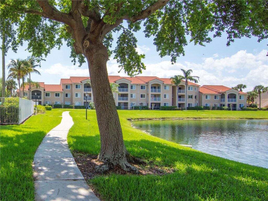 Property Photo: 1550 S 42nd Circle 210 FL 32967