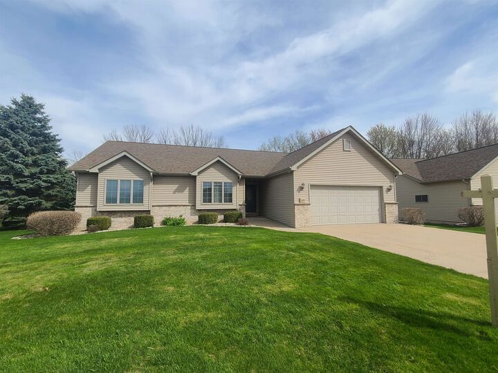 Property Photo: 69 Penbrook Circle WI 54913-6857