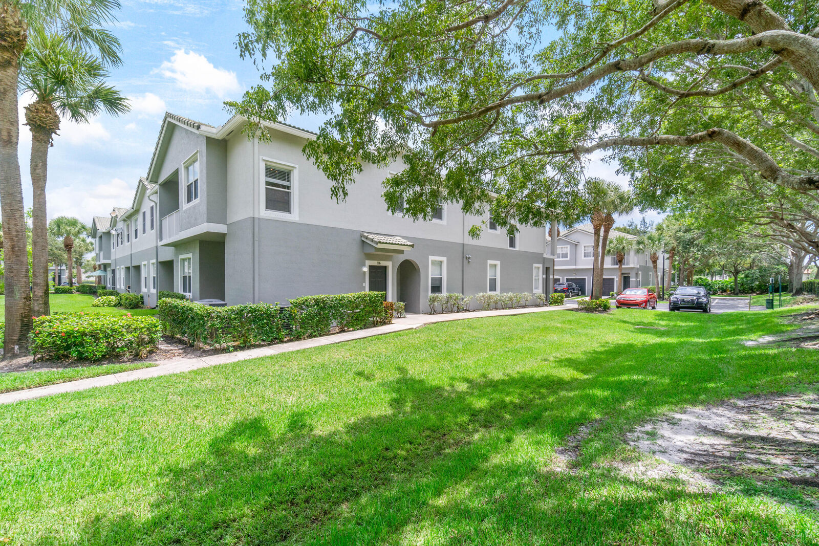 Property Photo:  3116 Grandiflora Drive  FL 33467 