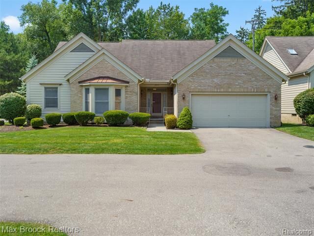 29421 Woodfield Court  Farmington Hills MI 48331 photo