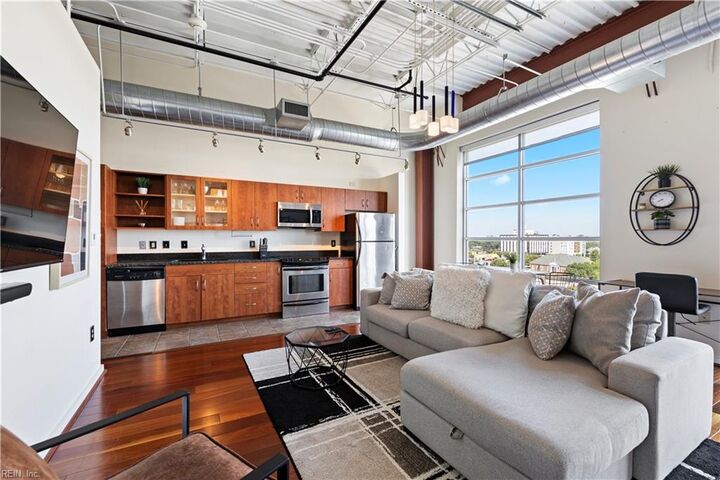 Property Photo:  221 Market St 552  VA 23462 