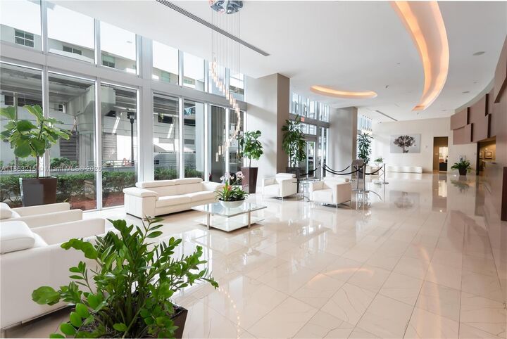 Property Photo: 1111 SW 1st Ave 3125-N FL 33130