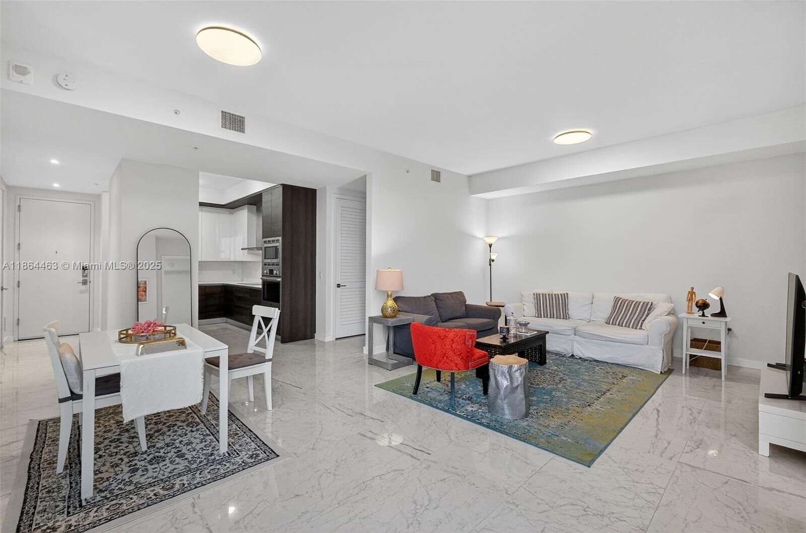 Property Photo:  301 Altara Ave Lph910  FL 33146 