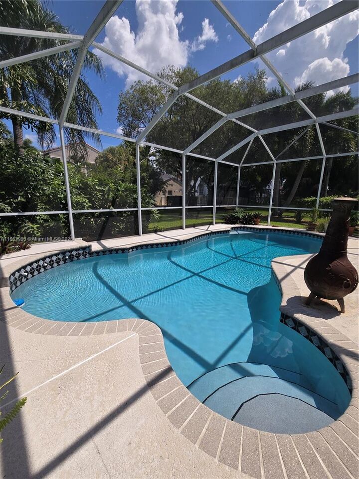 Property Photo:  15661 SW 16th Ct  FL 33027 