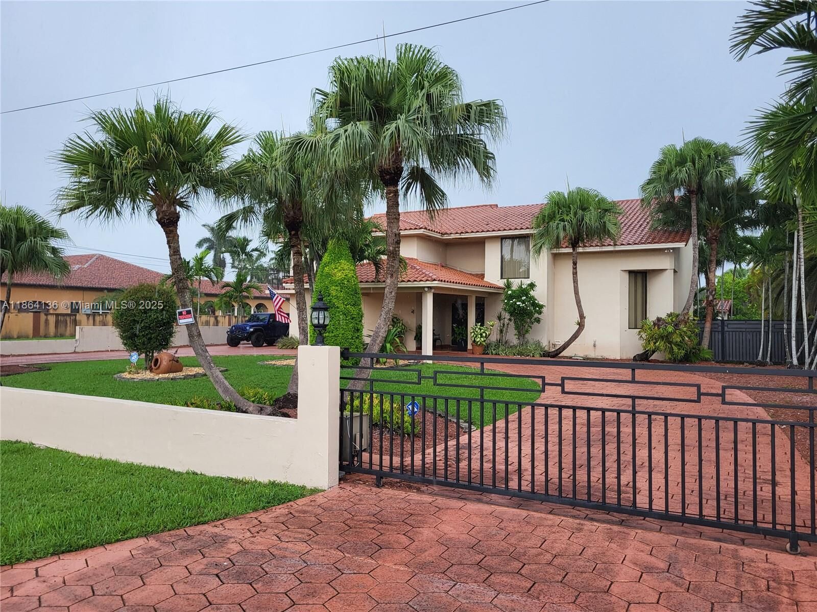 Property Photo:  2930 SW 129 Ave  FL 33175