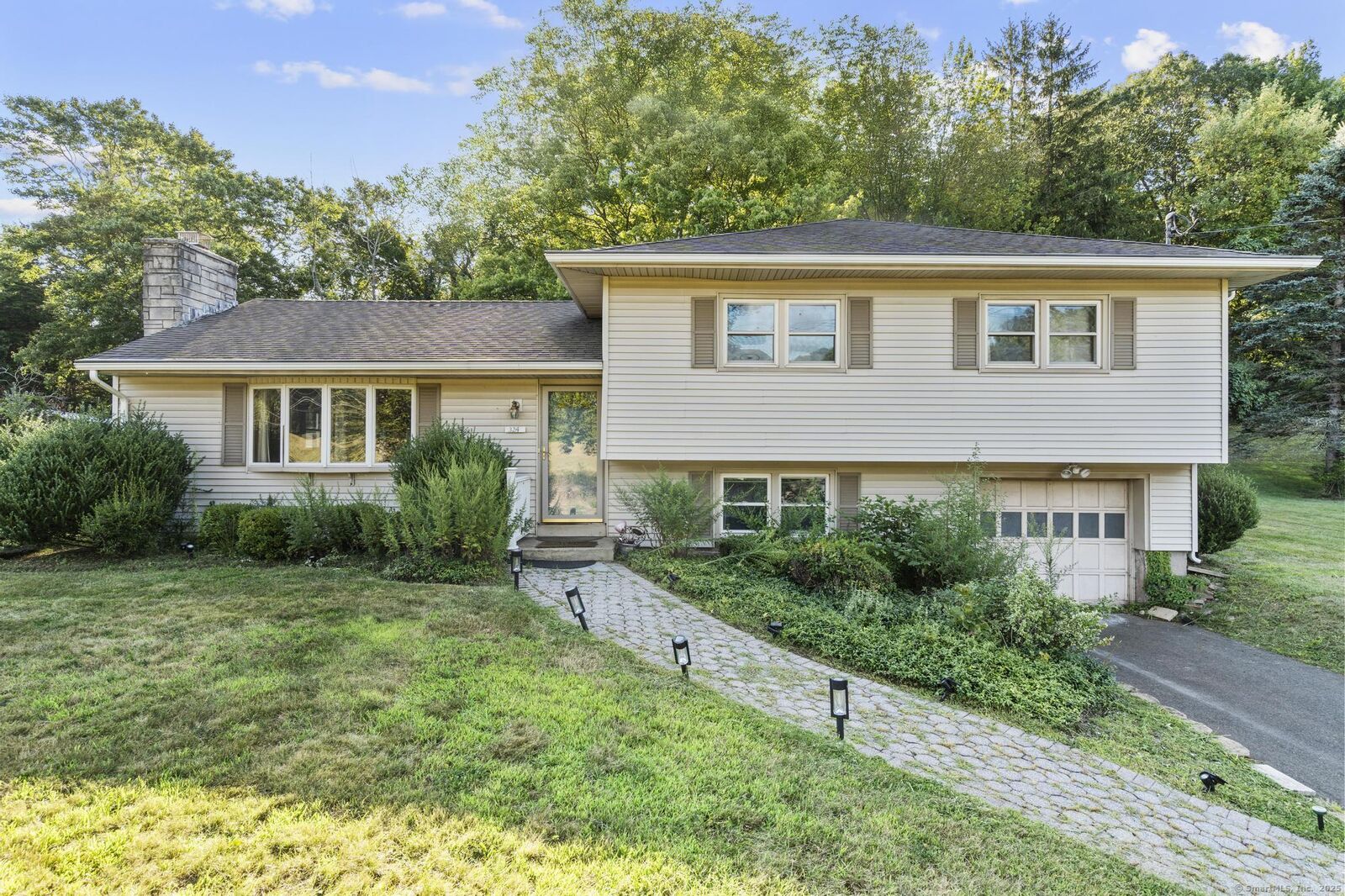 Property Photo: 324 Thorpe Avenue CT 06450