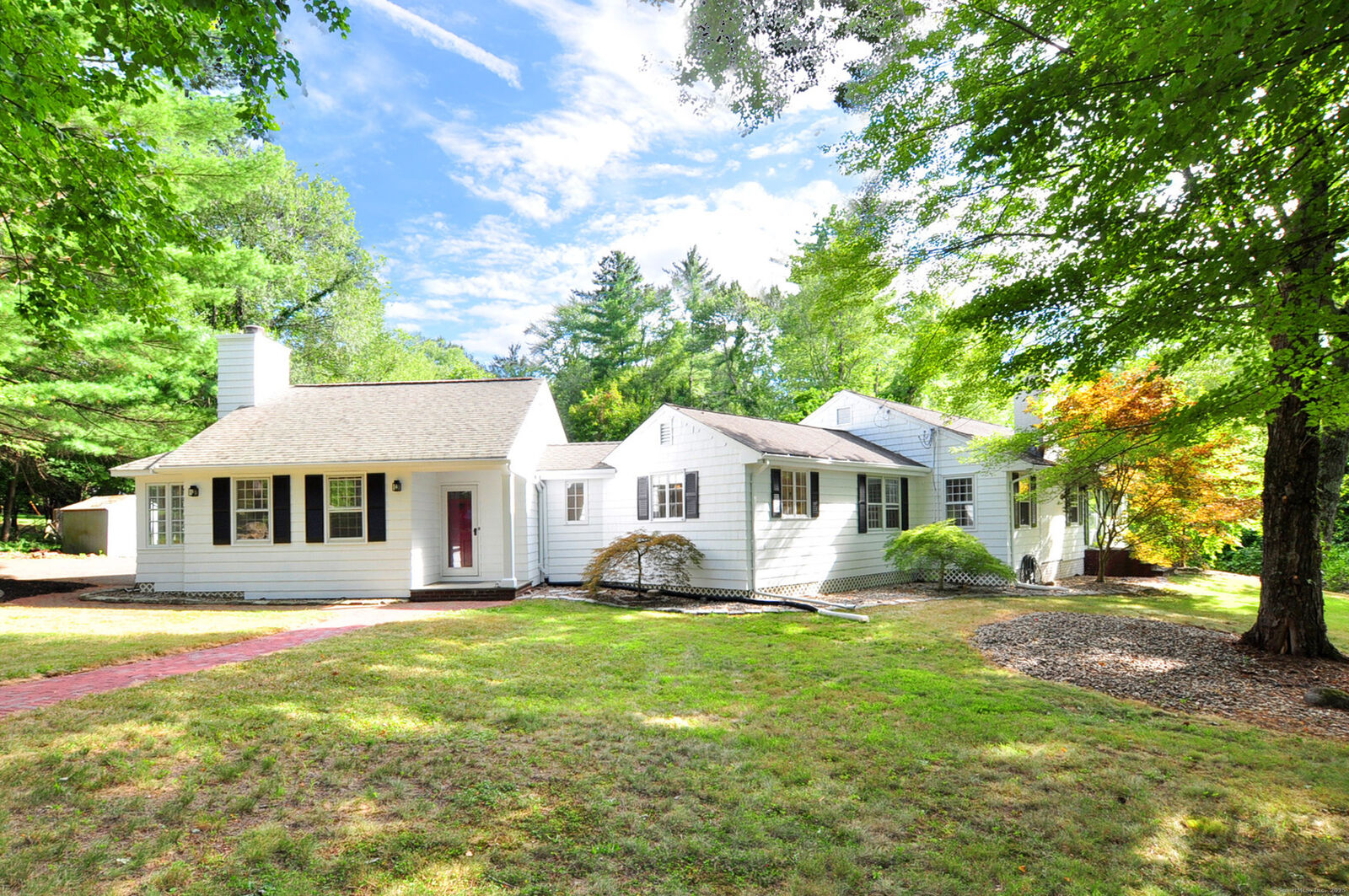 Property Photo:  11 Oakhurst Road  CT 06070 