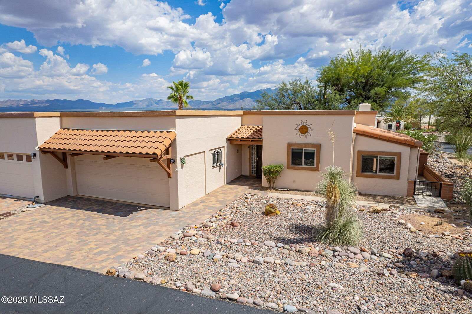 Property Photo: 983 W Camino Guarina AZ 85614