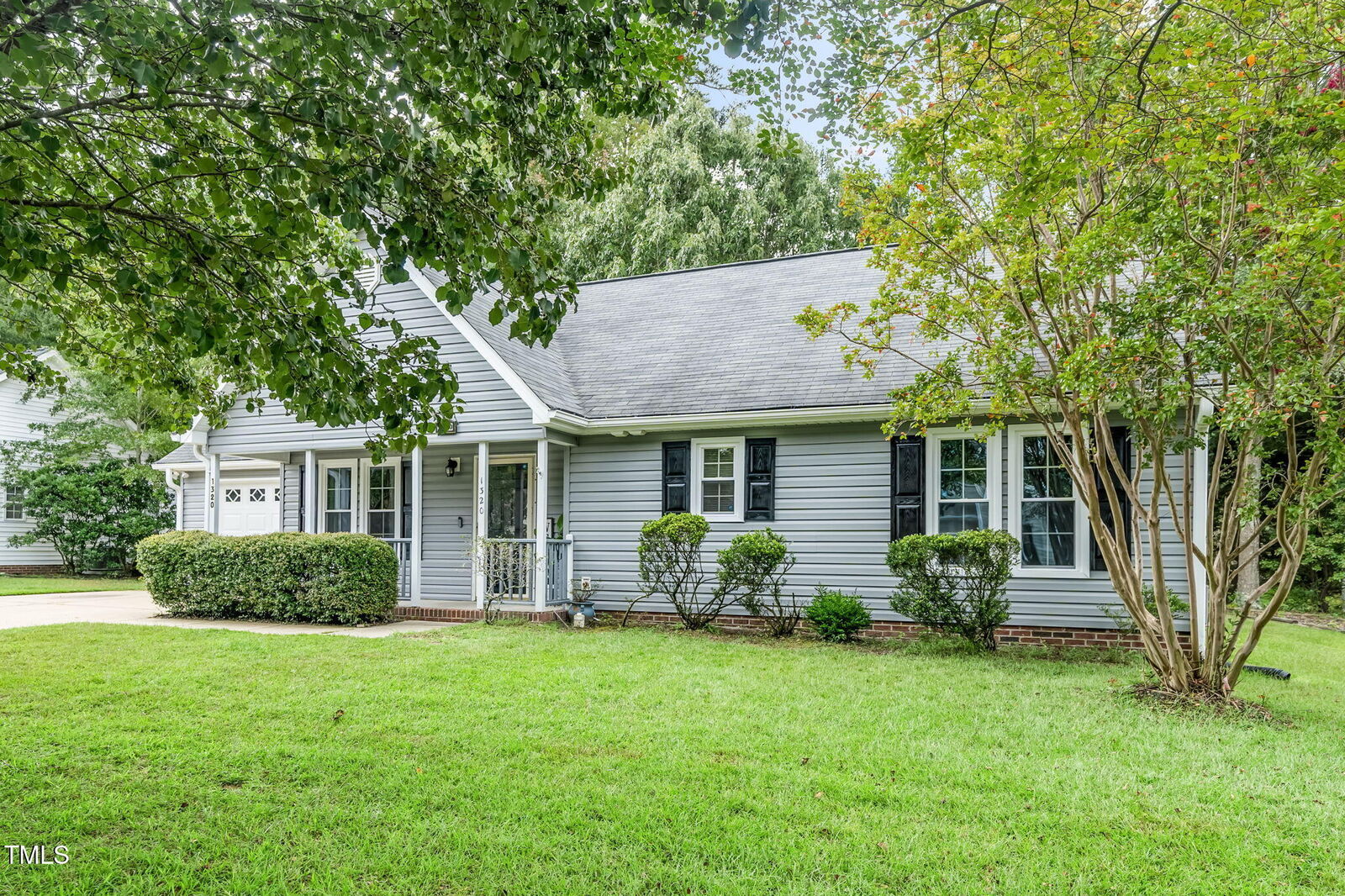 Property Photo: 1320 E Academy Street NC 27526