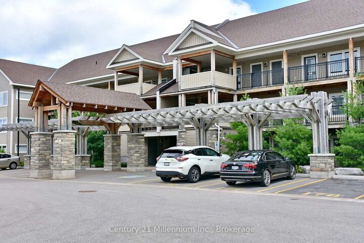 Photo de la propriété: 5 Anchorage Crescent 201 ON L9Y 5C8