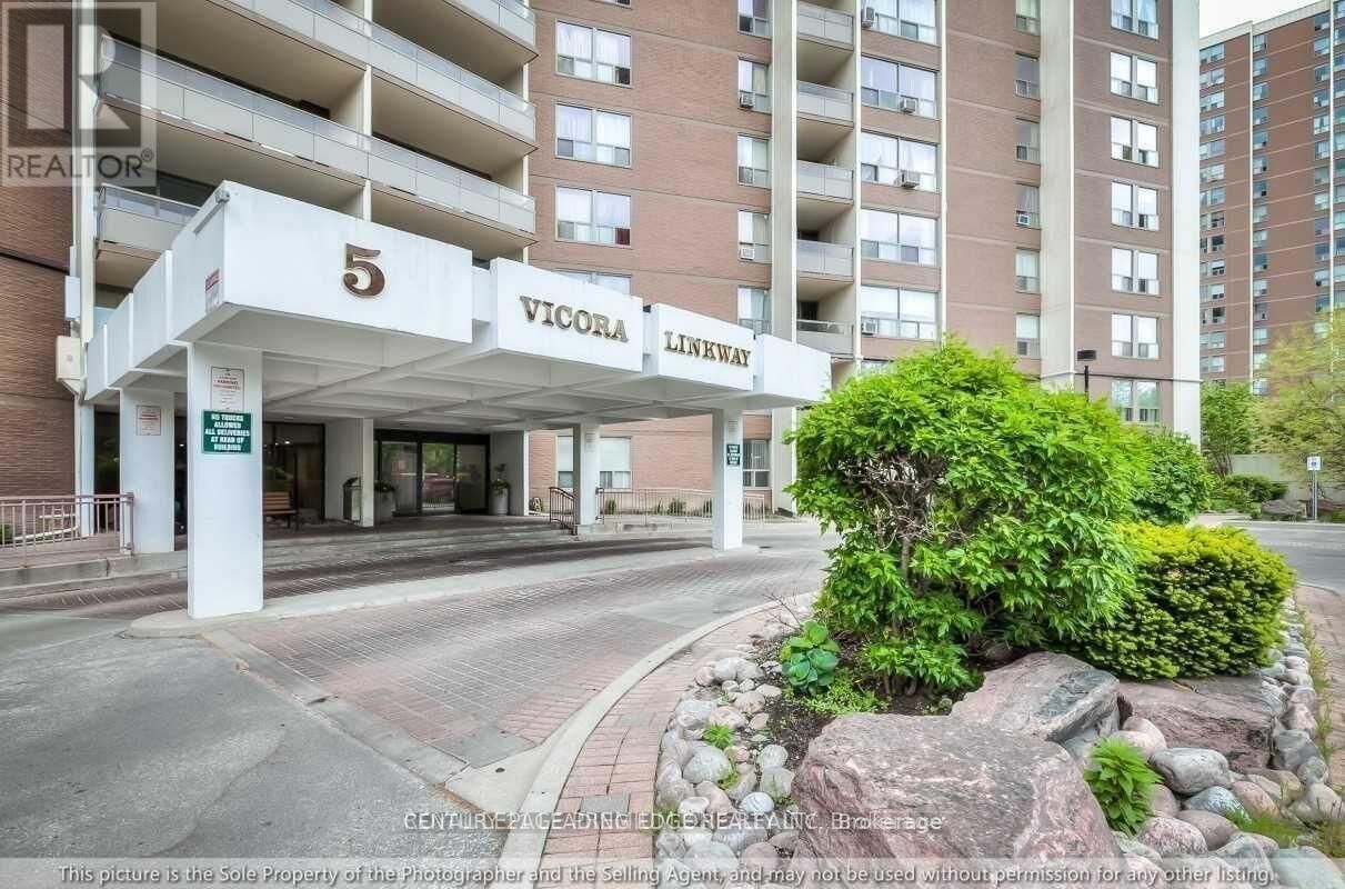 Photo de la propriété: 5 Vicora Linkway N/A 615 ON M3C 1A2