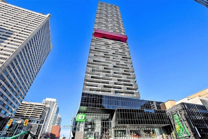 8 Eglinton Avenue E 2001  Toronto ON M4P 0C1 photo