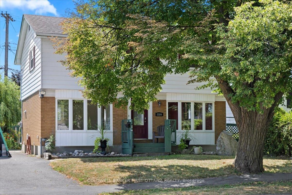 Property Photo: 2326 Harding Road ON K1G 3B9