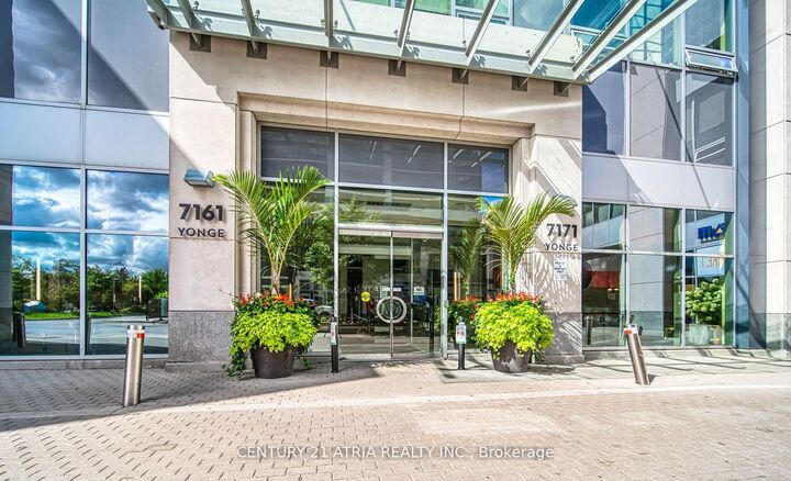 Property Photo: 7171 Yonge Street 2706 ON L3T 0C5