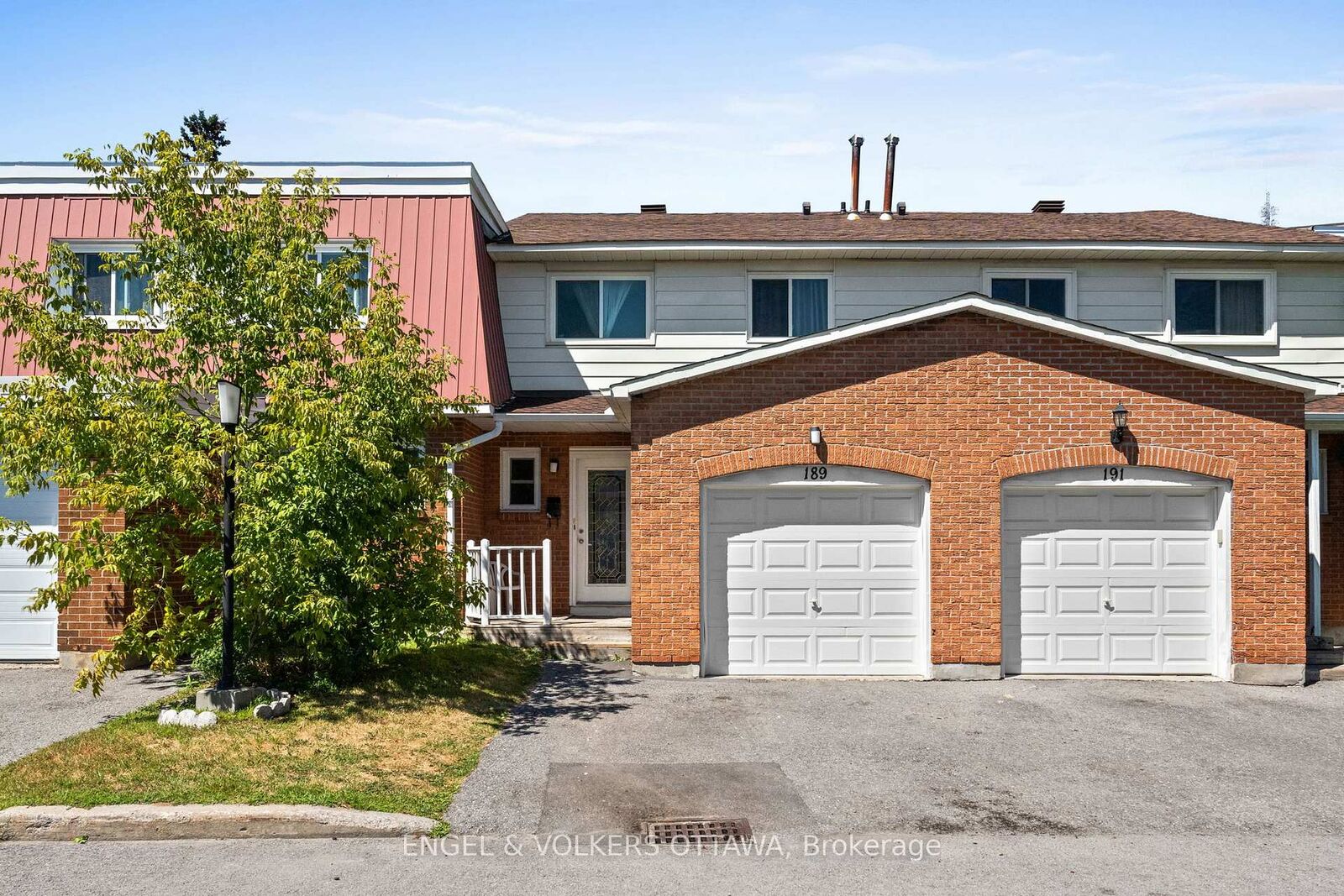 Property Photo:  189 Birch Hill Private  ON K1K 3Y5 