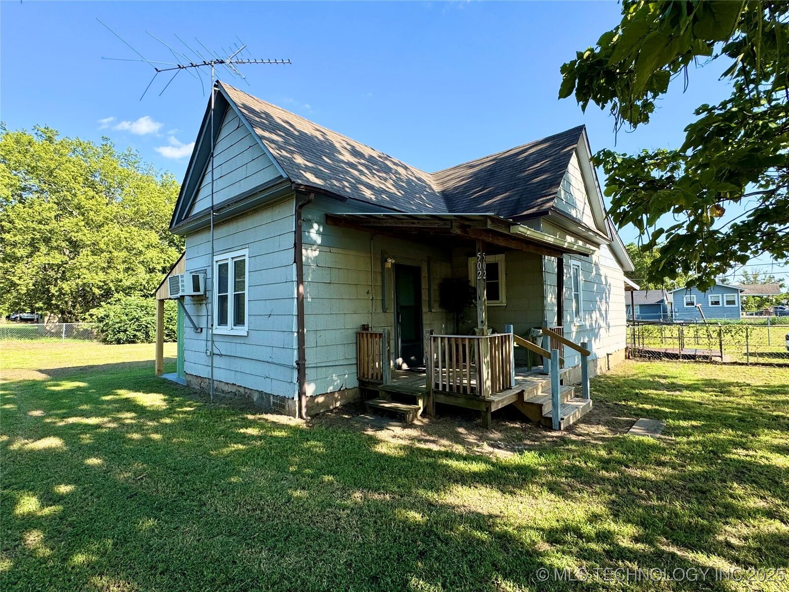 Property Photo:  502 E 4th Street  OK 74079 