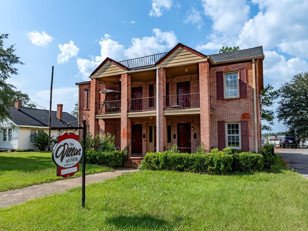 Property Photo: 515 5th Avenue 4 GA 31768