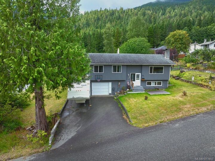 Property Photo: 170 Seaview St BC V0P 1R0