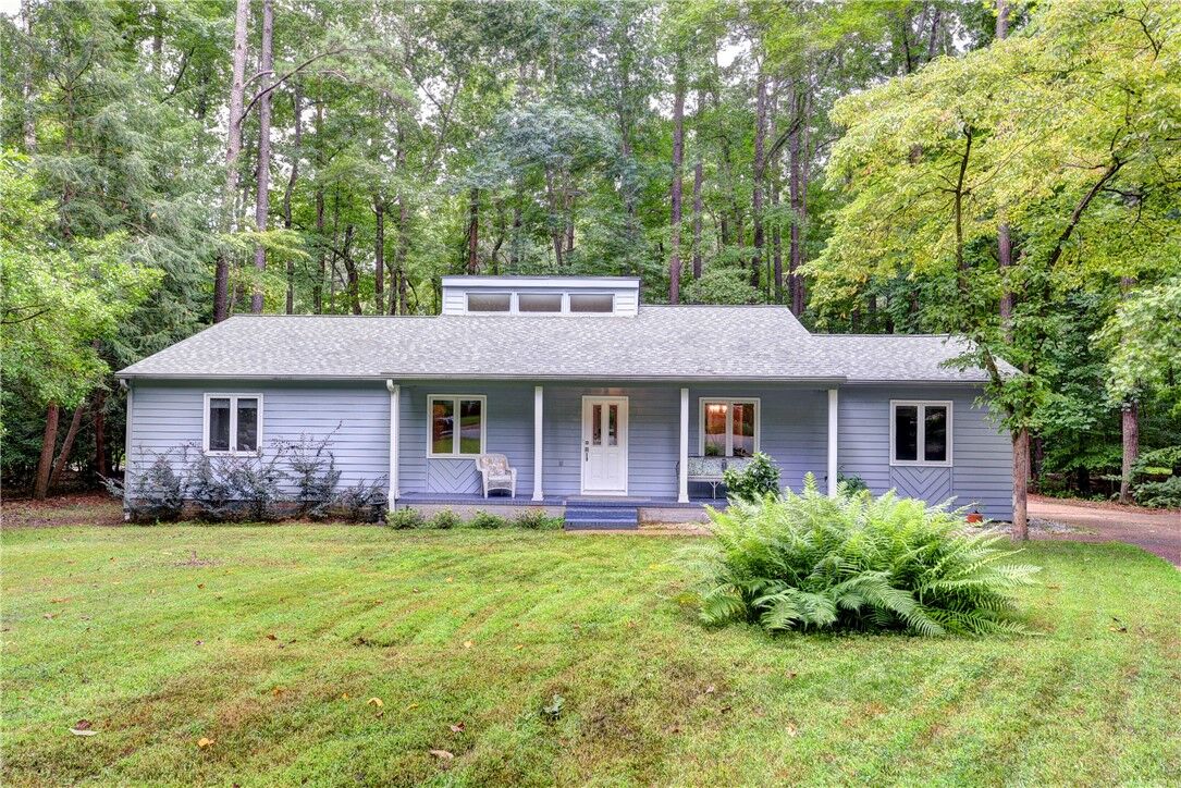 Property Photo: 105 Daingerfield Road VA 23185