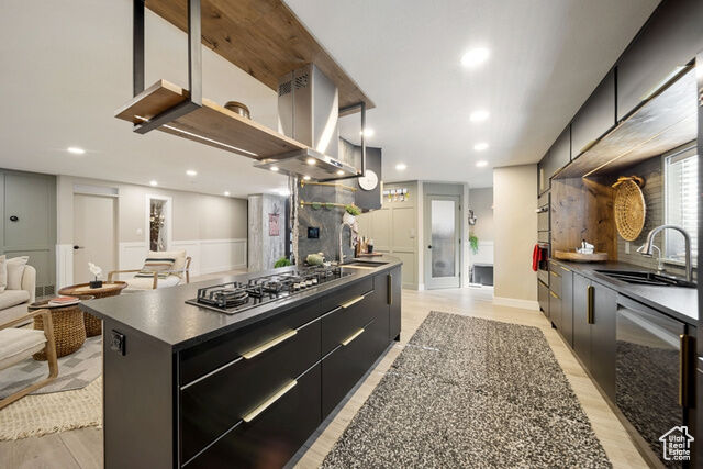 Property Photo: 2341 E Neffs Ln UT 84109