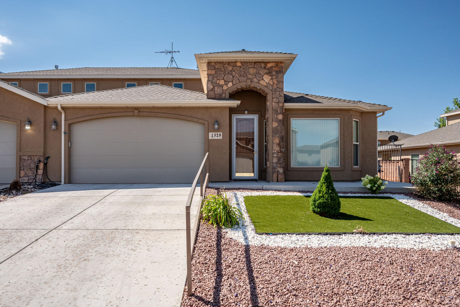 Property Photo: 1329 W 1600 S UT 84720
