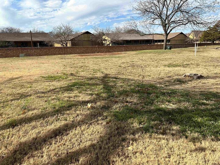 Property Photo: 12 Chateau Court TX 76302
