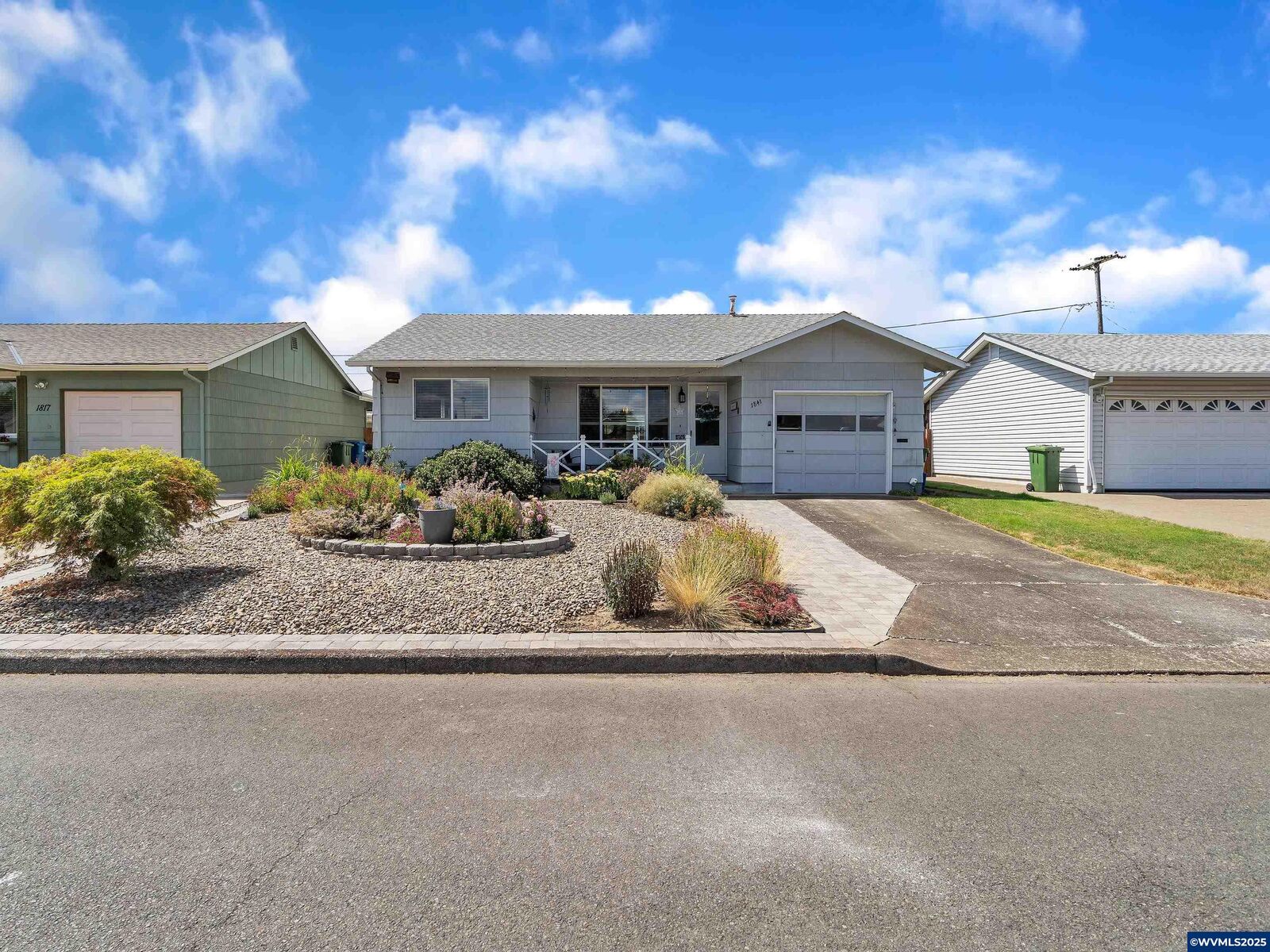 Property Photo: 1841 Umpqua Rd OR 97071