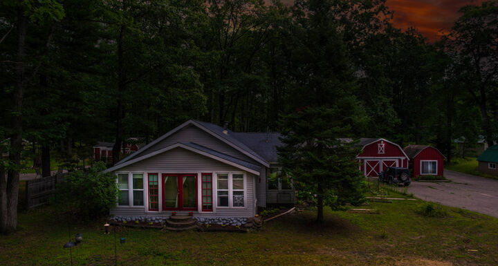 Property Photo: 2955 E Mullett Lake Road MI 49721