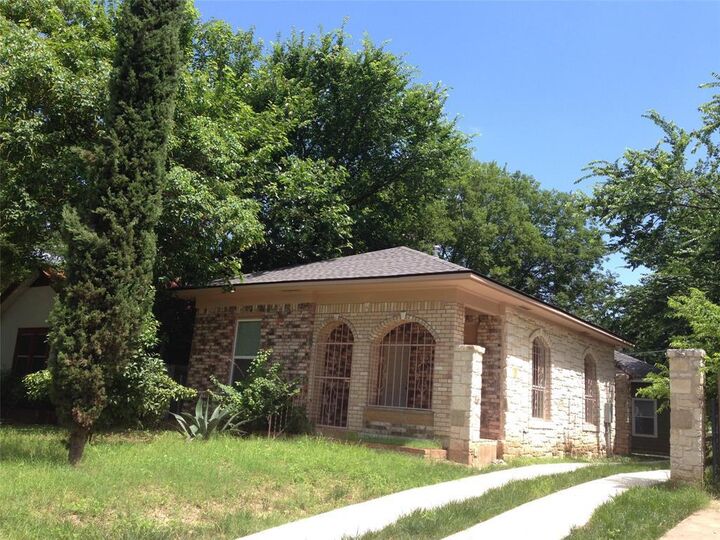 2406 Willow Street A  Austin TX 78702 photo