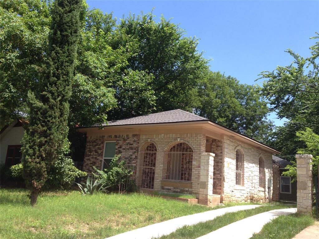 Property Photo: 2406 Willow Street A TX 78702
