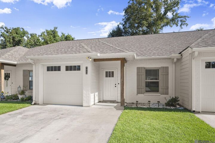 Property Photo:  1213 Olde Oaks Dr  LA 70791 