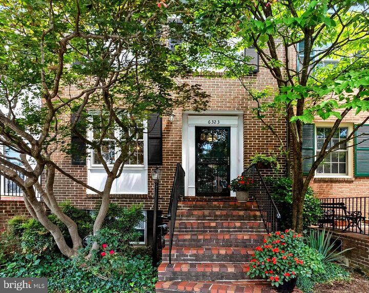 Property Photo: 6323 Barrister Place VA 22307